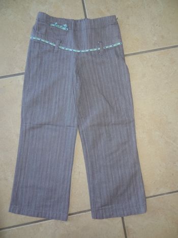 Pantalon gris T 4 ans