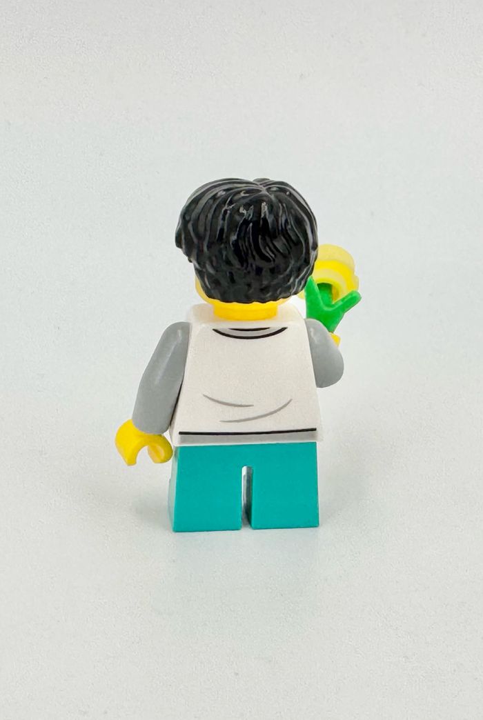 Lego Ideas Le Jardin Botanique : Le Garçonnet offrant une fleur (visage double) - NEUF - photo numéro 5