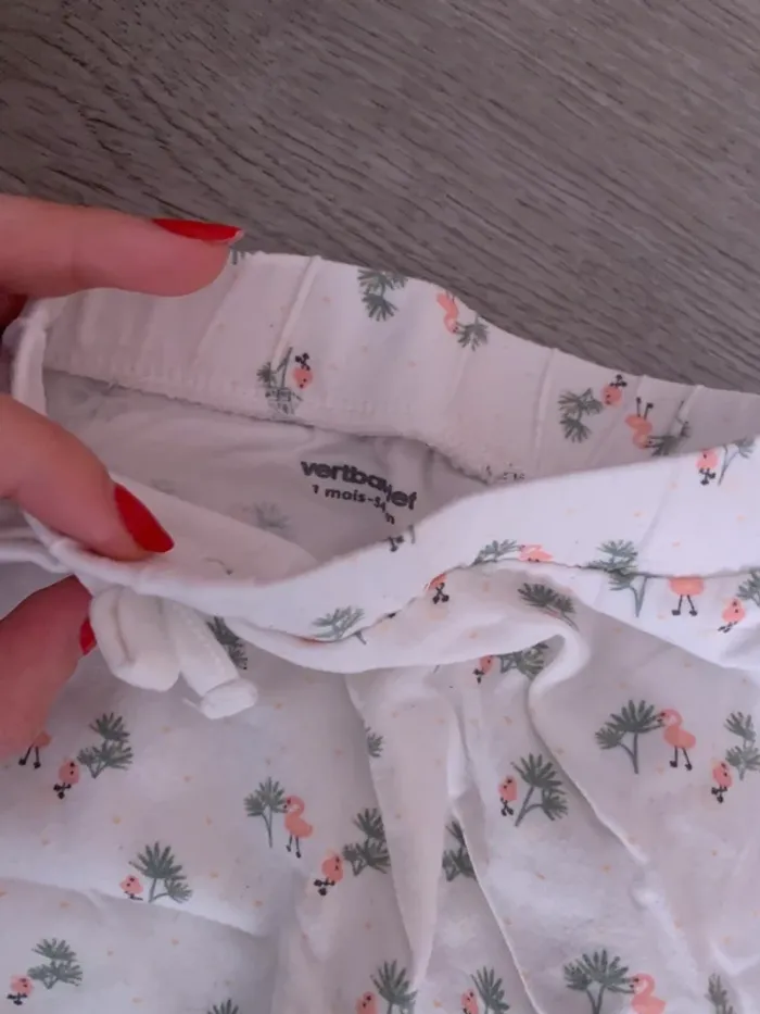 Lot de vêtements bébé fille en 1 mois - photo numéro 3