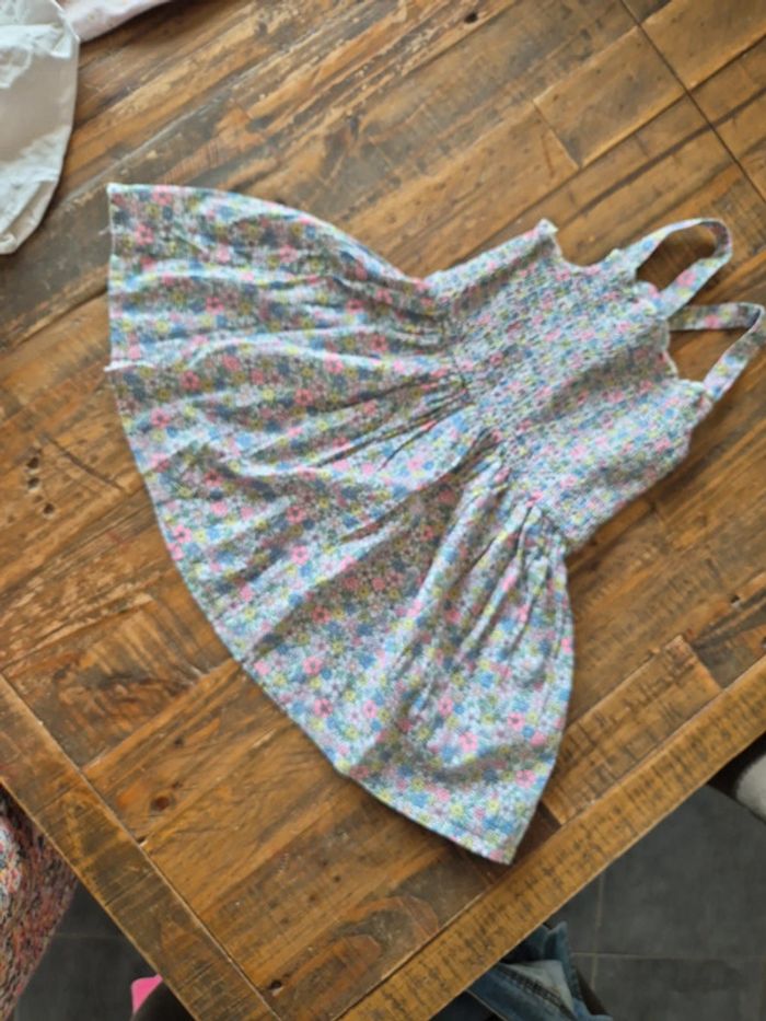 Robe fleurie 18/24 mois neuve Primark - photo numéro 3