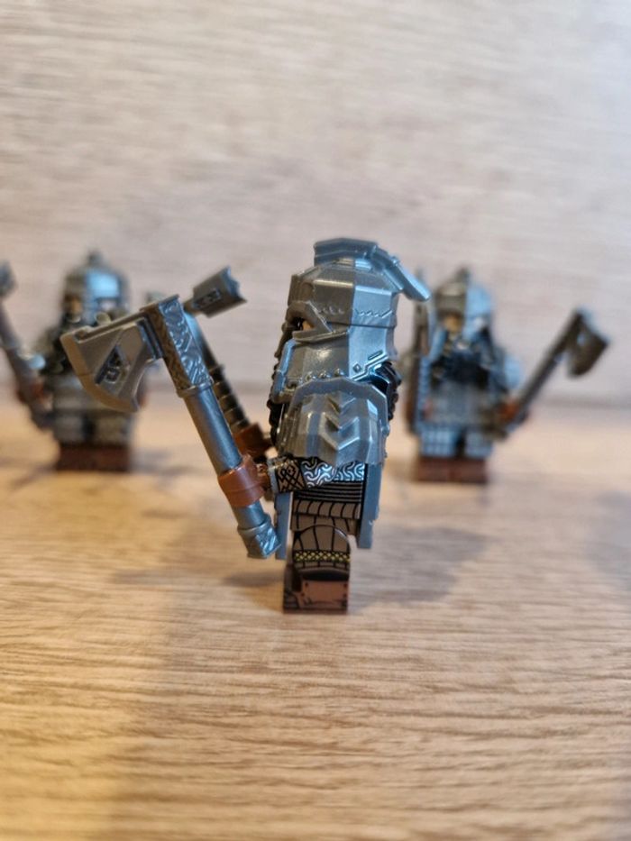 Figurines type lego 4 guerriers nains seigneur des anneaux - photo numéro 3