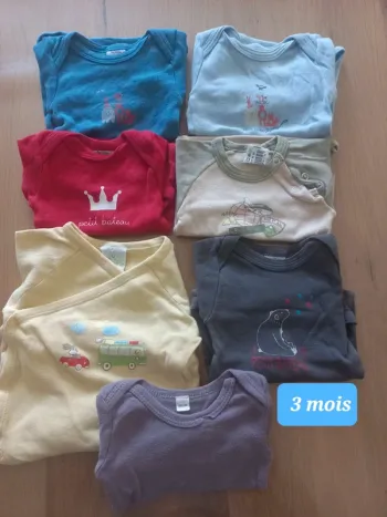 Lot de 7 bodies ML 3 mois
