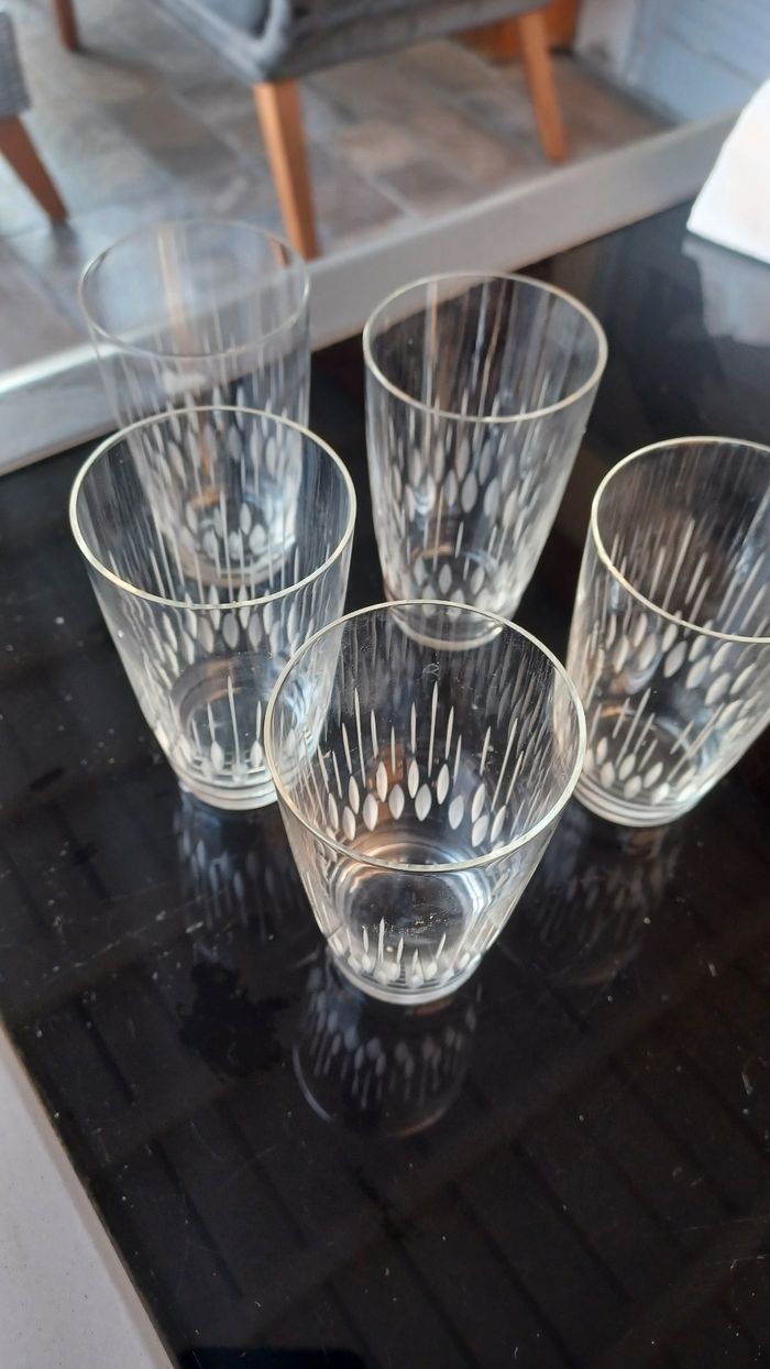 Lot de 5 verres en verre très bon état