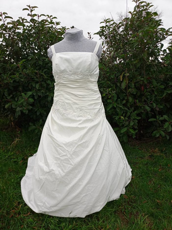 robe de mariée taille 48/50 - photo numéro 8