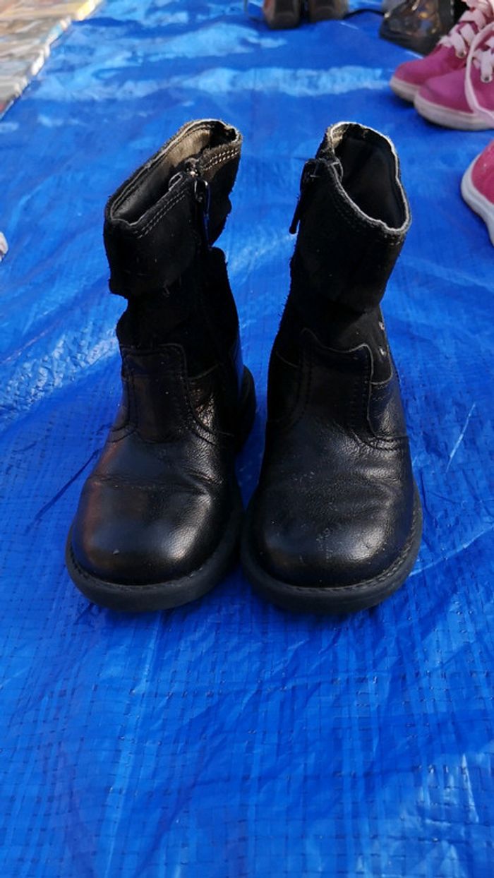 Bottes noires 21 - photo numéro 2