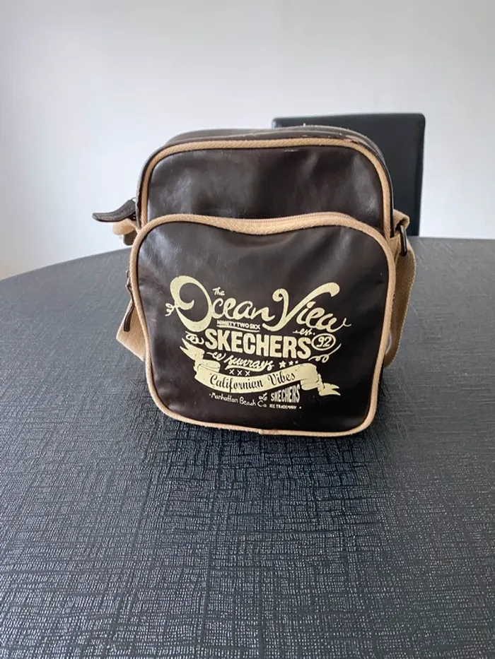 Sac bandoulière vintage Skechers – Look rétro californien 90s