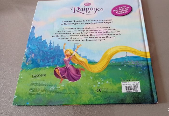 Livre  et poupée Raiponce, l'histoire du film - photo numéro 2