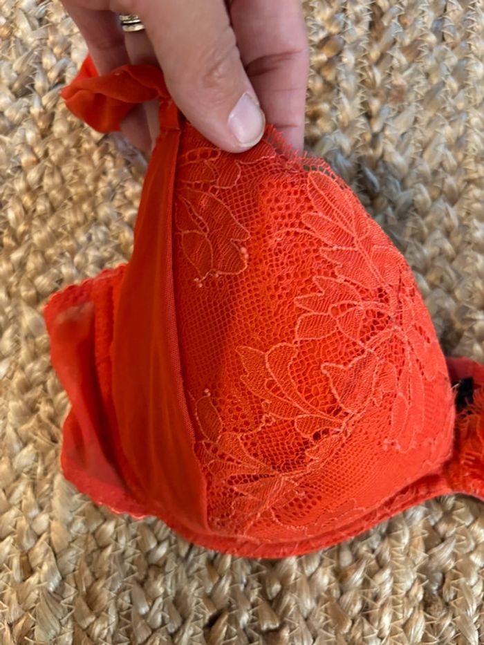Soutien gorge implicite - photo numéro 3