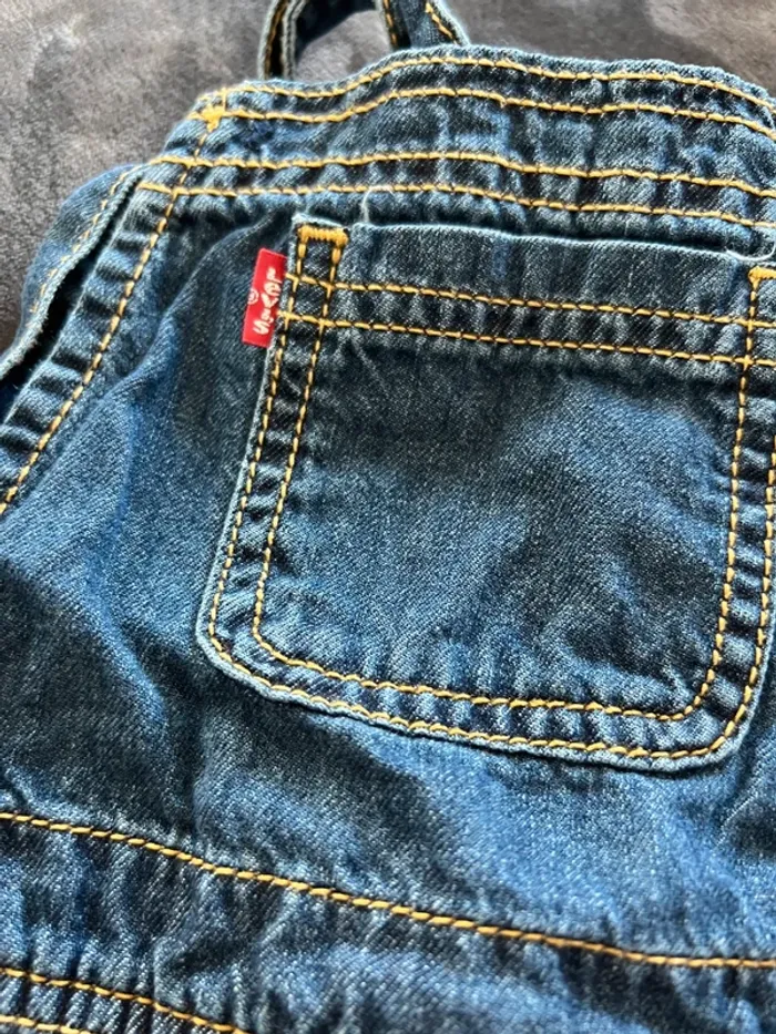 Salopette short levi’s 24 mois - photo numéro 2