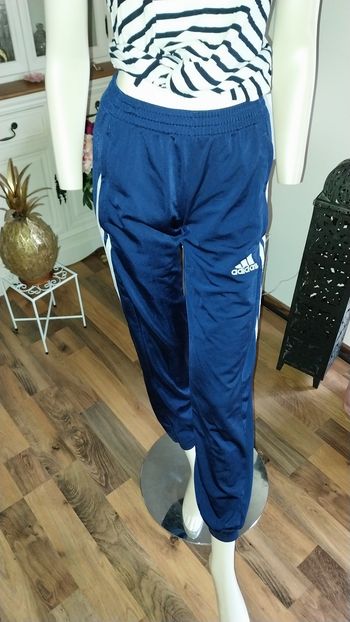 Bas/ p1ntalon de jogging/ survêtement Adidas excellent état taille xs/34