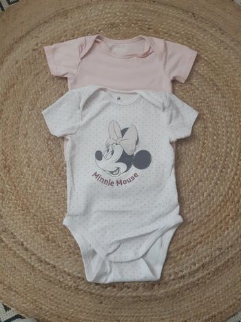 Lot de 2 bodies manches courtes 3 ans
