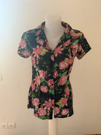 Chemisier à fleur en très bon état stradivarius taille M