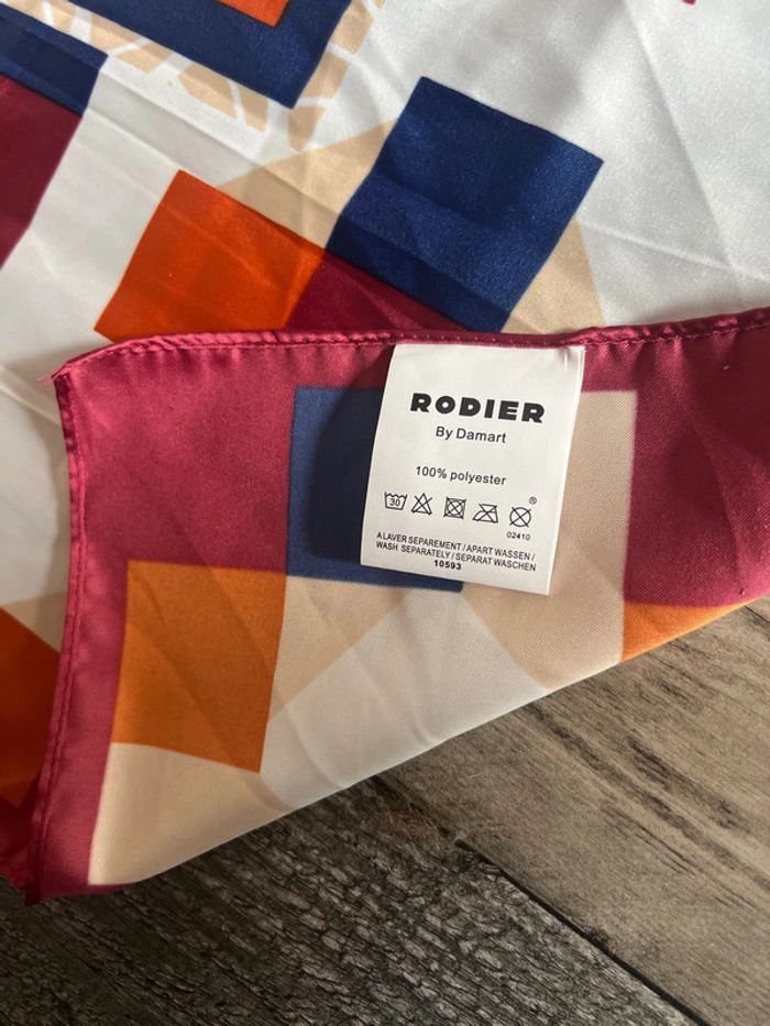 Magnifique foulard - photo numéro 6