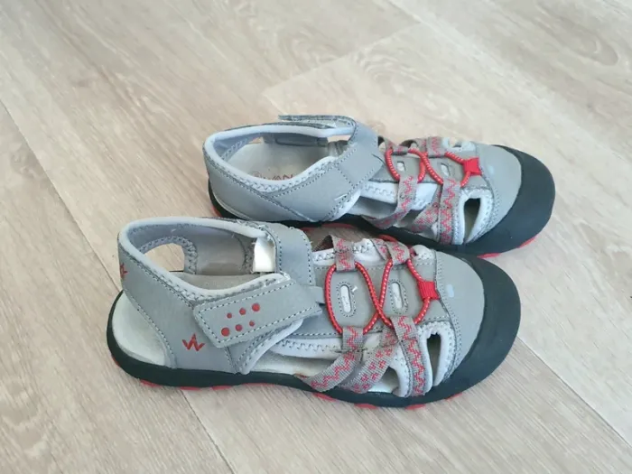 Sandales de randonnée taille 30-31 - photo numéro 2