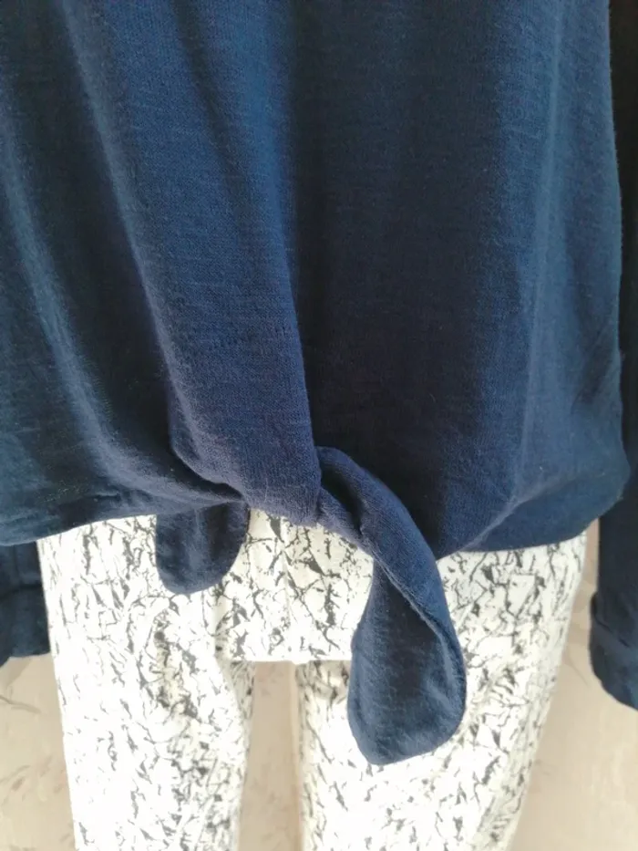 Pull fin bleu marine avec noeud en bas et broderie avion et message / gémo / (L) - photo numéro 5