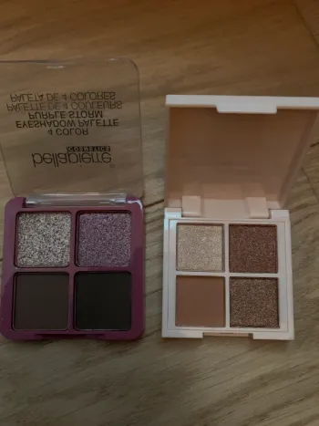 Lot de deux palettes maquillage