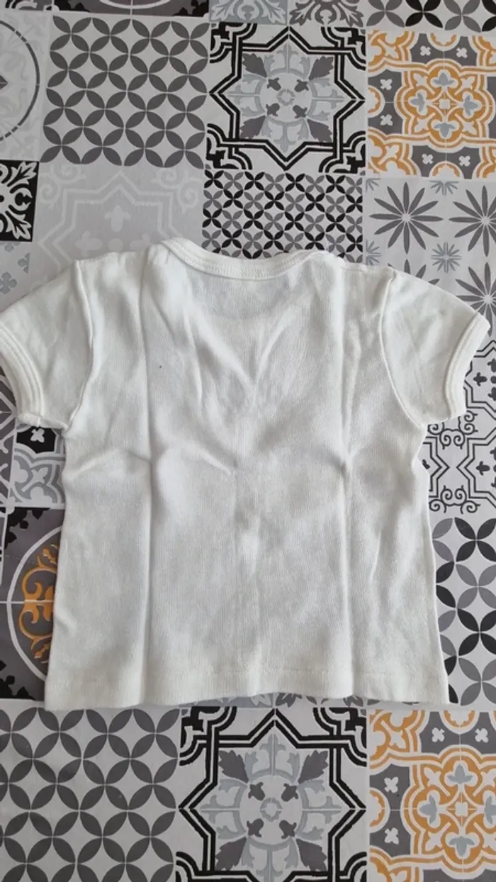 Tee-shirt 2 ans - photo numéro 3