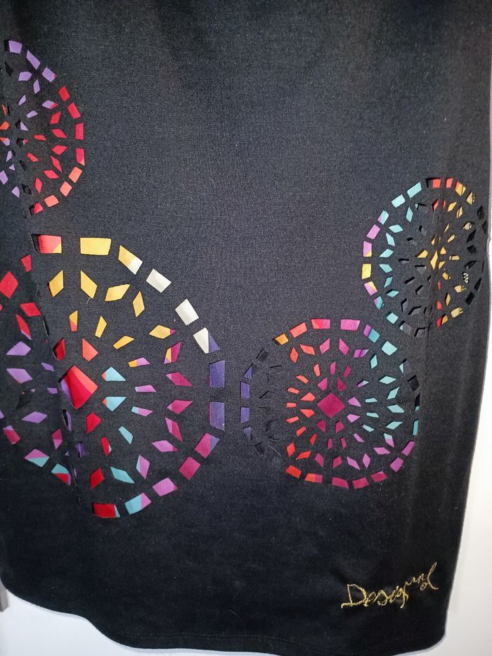 Robe manches courtes , décolletée dis - photo numéro 3