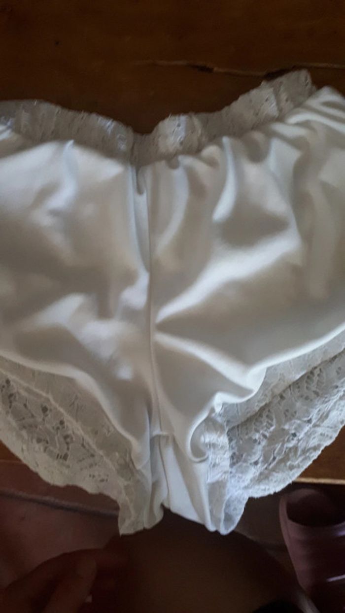 short dentelle entierement doublé - photo numéro 4