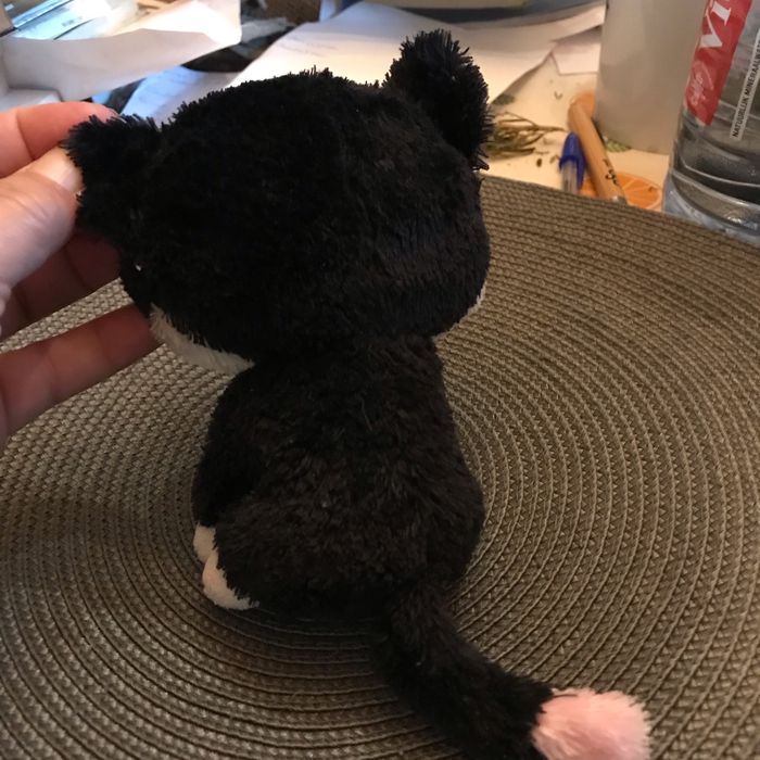 Petit chat noir et blanc peluche tu - photo numéro 2