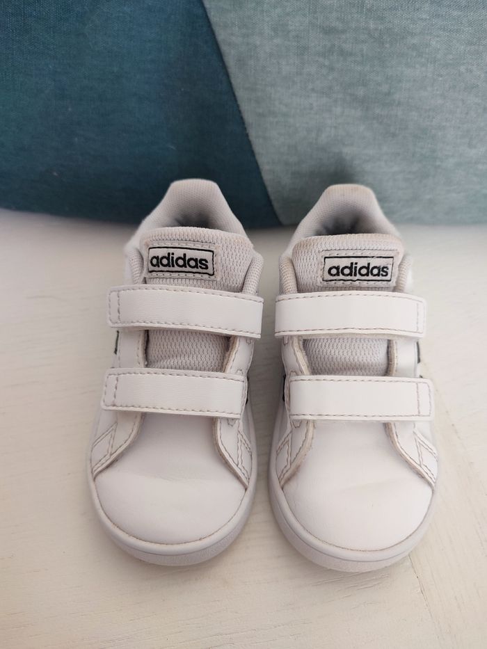 Basket adidas 22 bébé grand court - photo numéro 4
