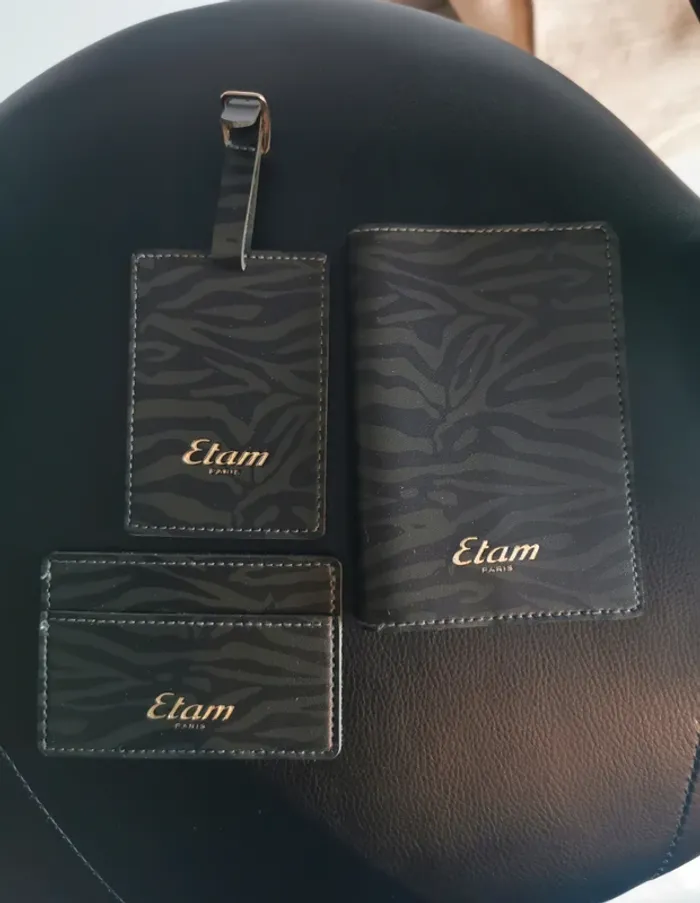 Kit voyage Etam jamais servi