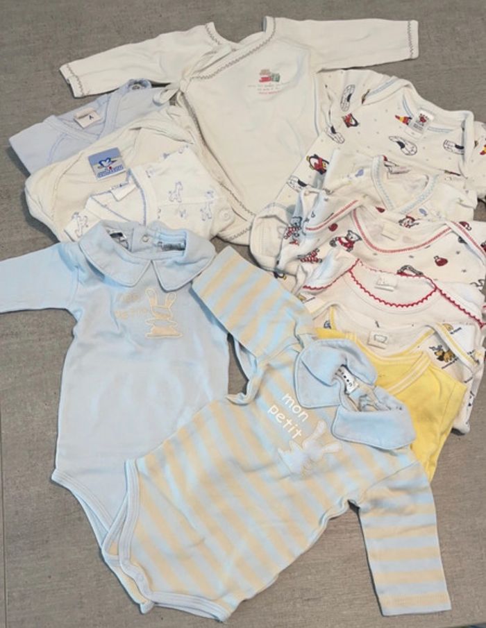 Lot de 12 bodys en 1 mois