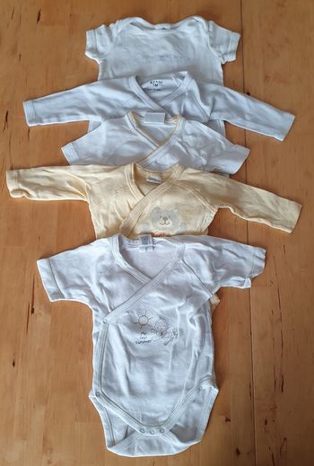 Lot bodies body 1 mois