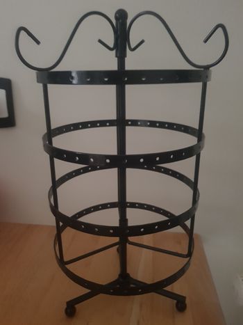 Porte boucle d'oreilles rotatif