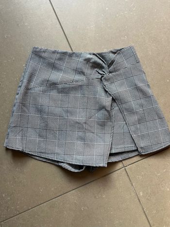 Jupe short à carreaux pull and bear S