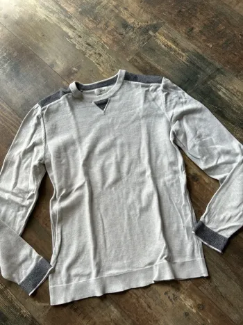Pull élégant gris