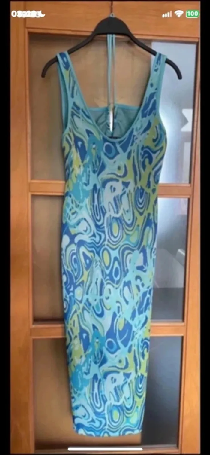 Très belle robe extensible Zara, bleu, taille L. Coupe crayon. - photo numéro 3