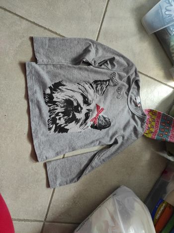 Tee shirt manches longues STV. 5 ans