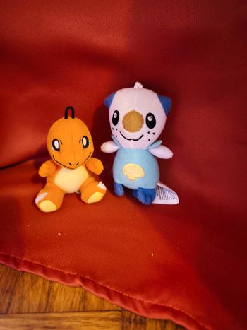 Porté clé Moustillon+ petite peluche Salamèche Pokemon