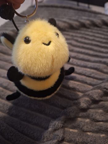 Peluche porte clef abeille environ 14 cm