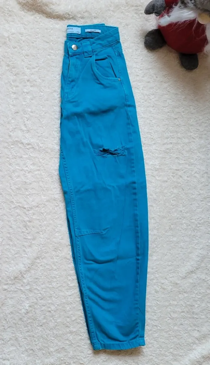 Jean troué balloon Bershka bleu 32 - photo numéro 2