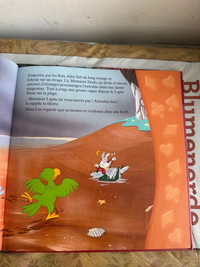 Livre Disney Alice au pays des merveilles - photo numéro 4
