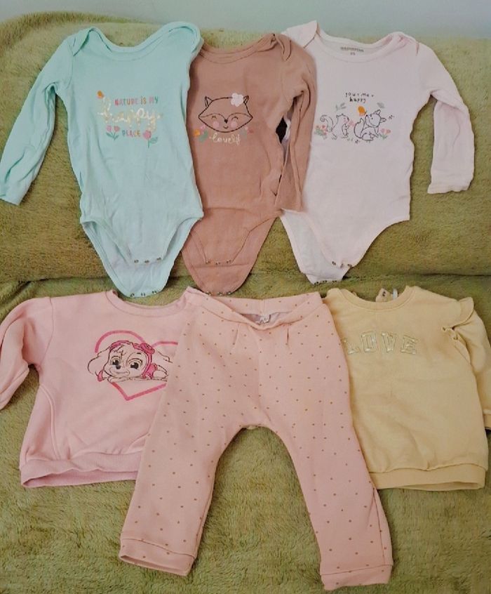 Lot vêtements bébé fille