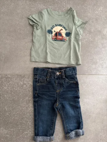 Ensemble tee shirt manche courte et jean 3 mois