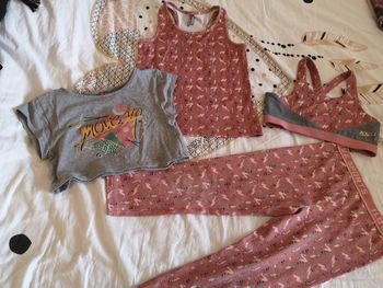 Ensemble sport 4 pièces 8 ans