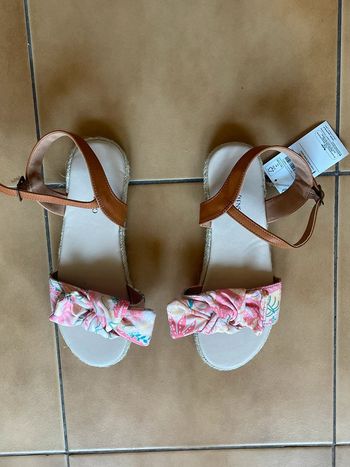 Sandales fille taille 36 neuves