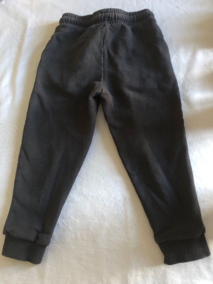 Vend jogging taille 2/3 ans