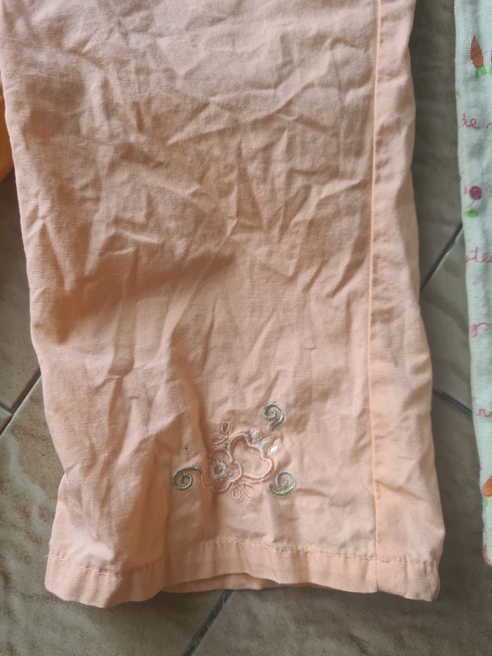 Lot 3 pantalons / Taille 6 mois - photo numéro 2