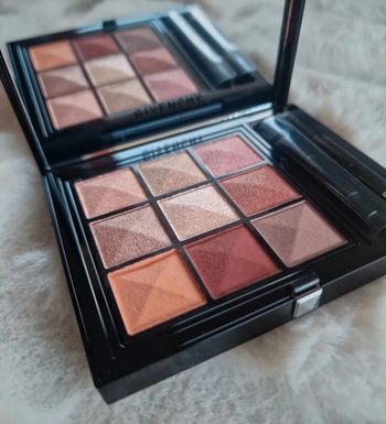 Le 9 de Givenchy palette à fards multi-finis naute pigmentation, très longue tenue