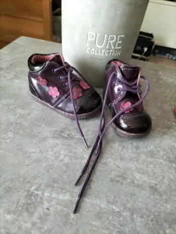 Chaussures fille taille 18