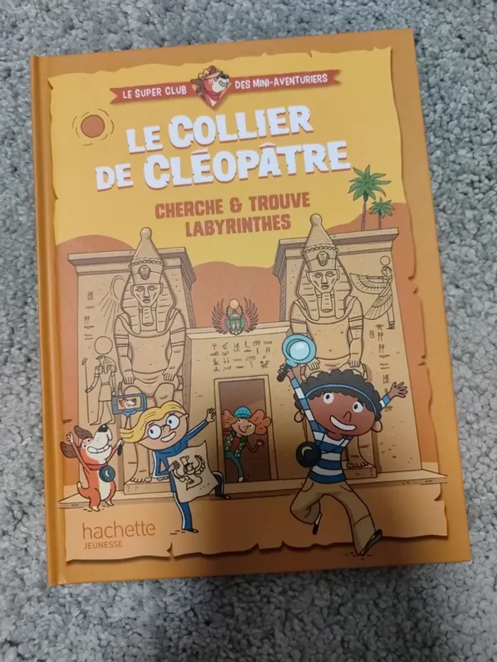 Livre macdo Le collier de Cléopâtre
