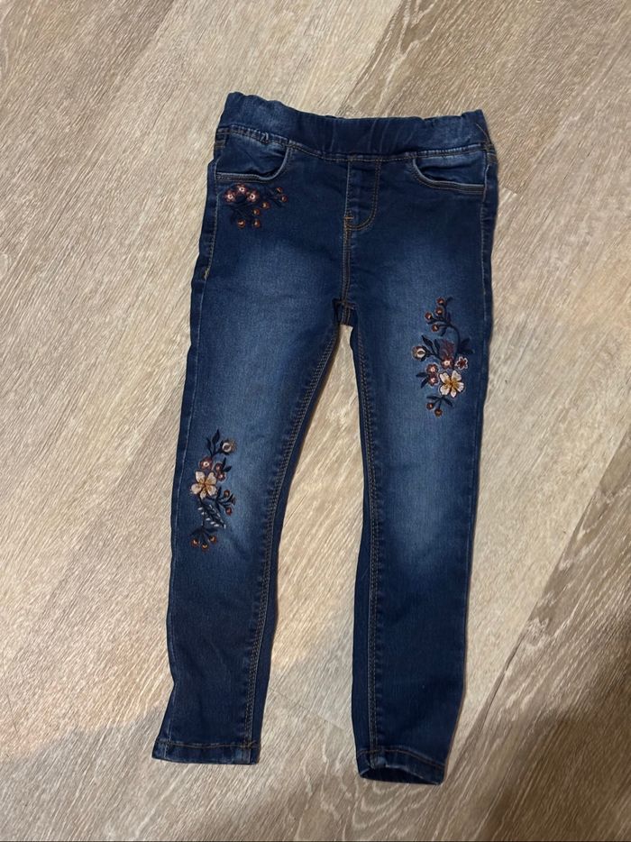Lot vêtements fille 4 ans - photo numéro 2