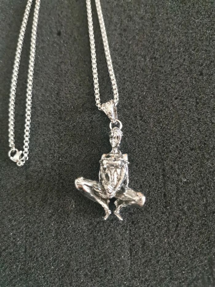 Collier et pendentif style manga ou gothique - photo numéro 2