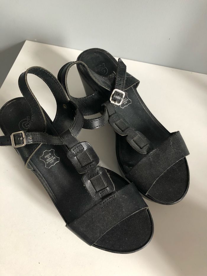 Sandales compensées noires