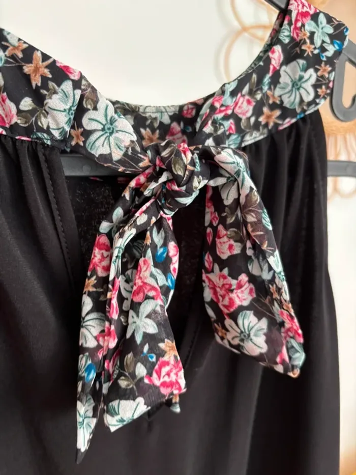 Blouse fleurie col rond à nouer - photo numéro 5